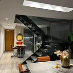 1617 Penthouse/Apartment